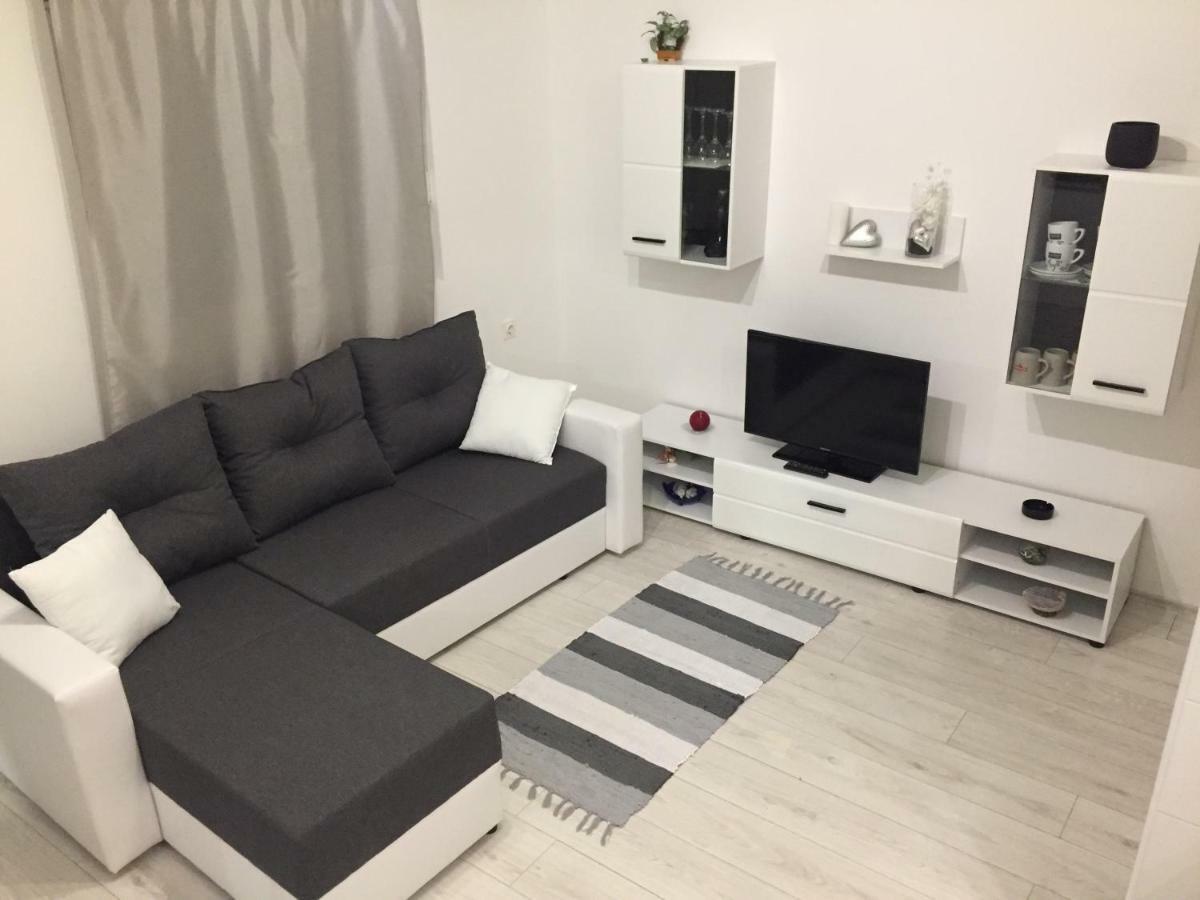 Apartment Roko Vir Luaran gambar