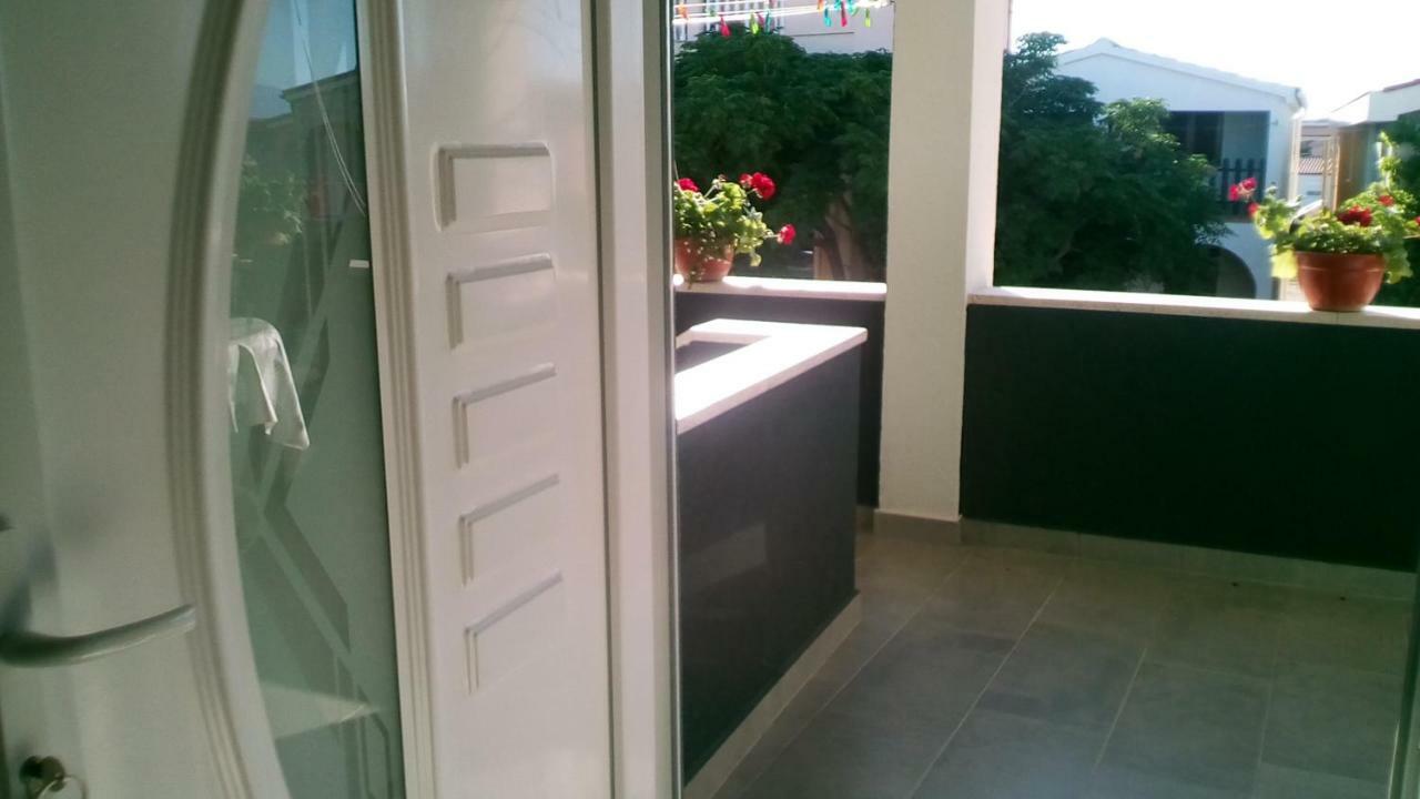 Apartment Roko Vir Luaran gambar