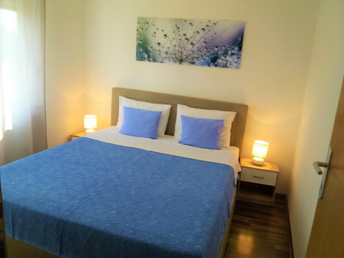 Apartment Roko Vir Luaran gambar